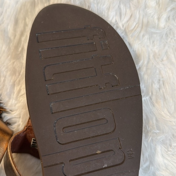 Women’s size 10 FitFlops, Cha-Cha, in bronze - Picture 10 of 11